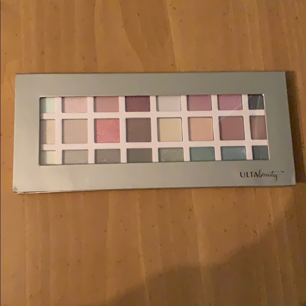 Eyeshadow palette